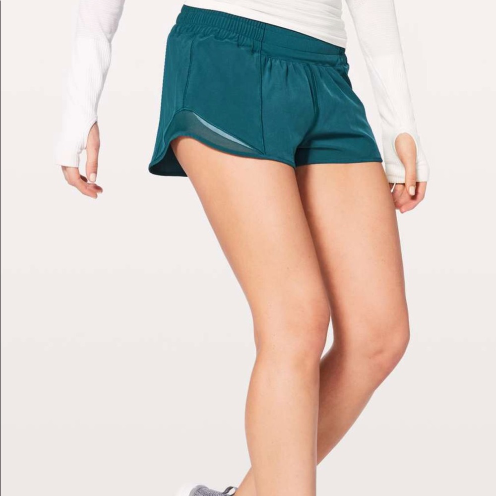 NWT Lululemon Hotty Hot Short II 2.5" Nile Blue